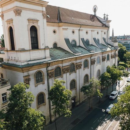 Modern Mezzanine Apt At Jecna St Prague Exterior photo