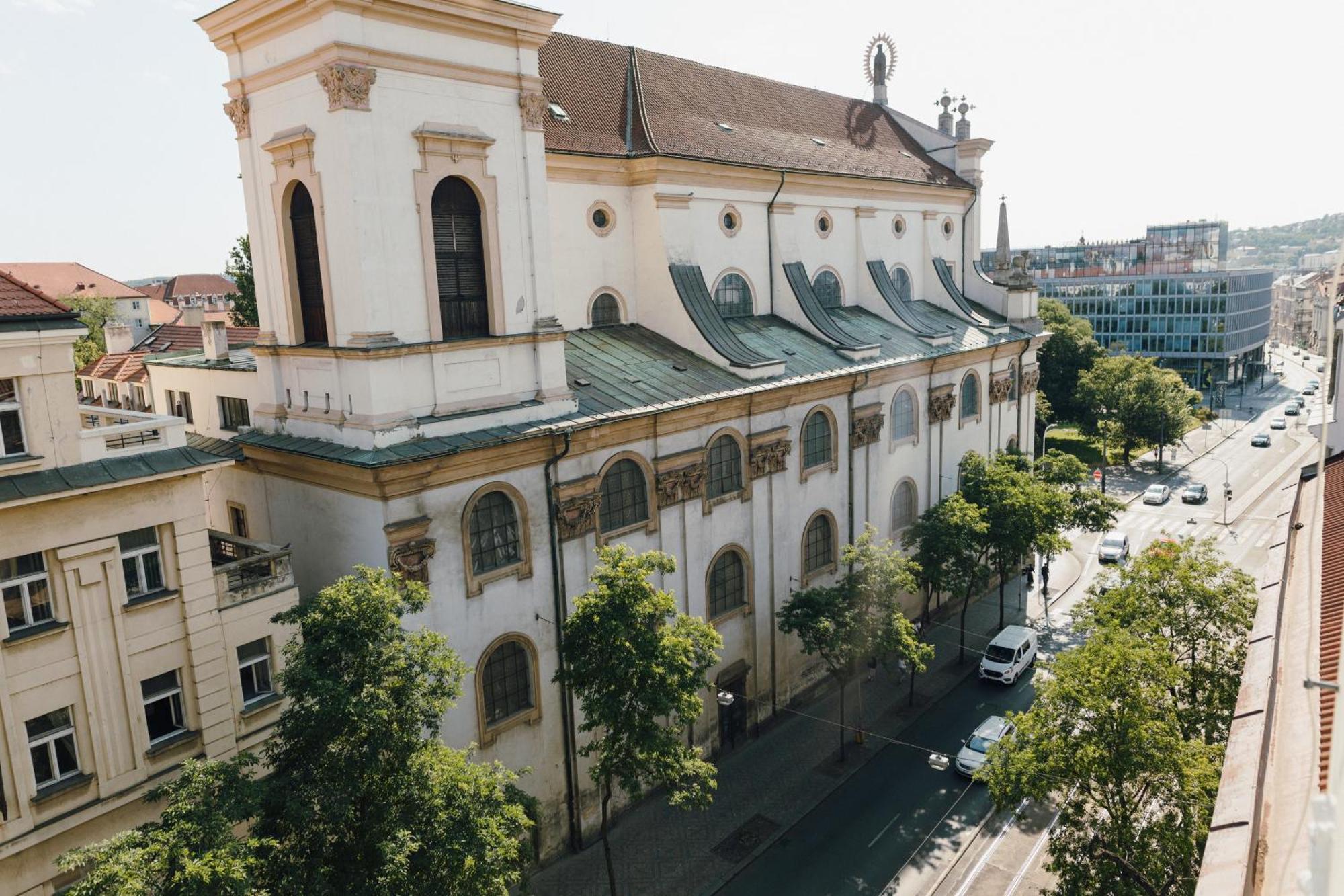 Modern Mezzanine Apt At Jecna St Prague Exterior photo